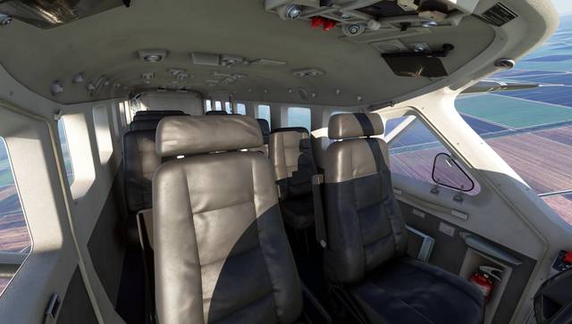 Black Square - Caravan Professional - Passenger