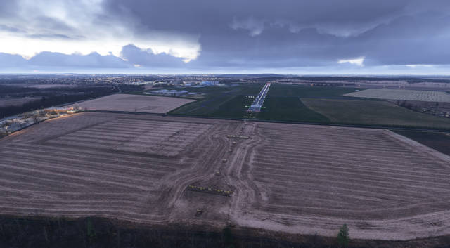 Cloudberry Creations EGTK London Oxford/Kidlington Airport